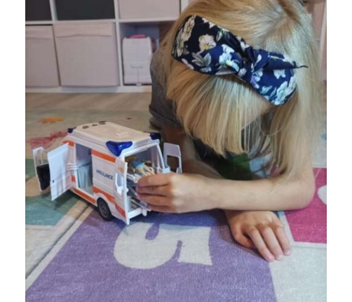 Ātrās palīdzības mašīna ar nestuvēm 22731