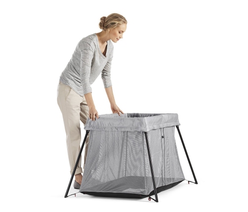 Ceļojumu gultiņa manēža BabyBjorn Travel cot Light Mesh silver 040248