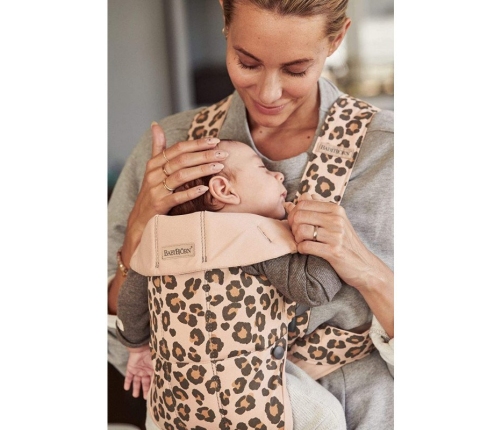 Ķengursoma BabyBjorn Baby Carrier Mini Cotton Beige leopard 021075