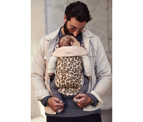 Ķengursoma BabyBjorn Baby Carrier Mini Cotton Beige leopard 021075