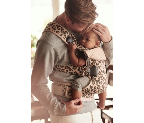 Ķengursoma BabyBjorn ONE Beige Leopard cotton 098075