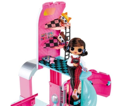 MGA LOL Surprise 4-in-1 Glamper Fashion Camper with 55+ Surprises (Silver)