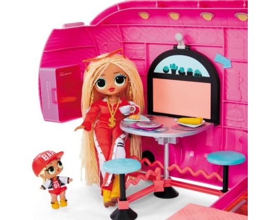 MGA LOL Surprise 4-in-1 Glamper Fashion Camper with 55+ Surprises (Silver)