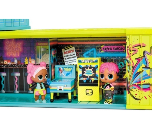 MGA LOL Surprise Clubhouse Doll House with 40+ Surprises Interaktīvā leļļu māja