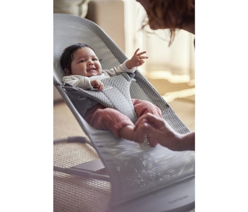 Шезлонг для детей BabyBjorn Bouncer Bliss Mesh grey 006001