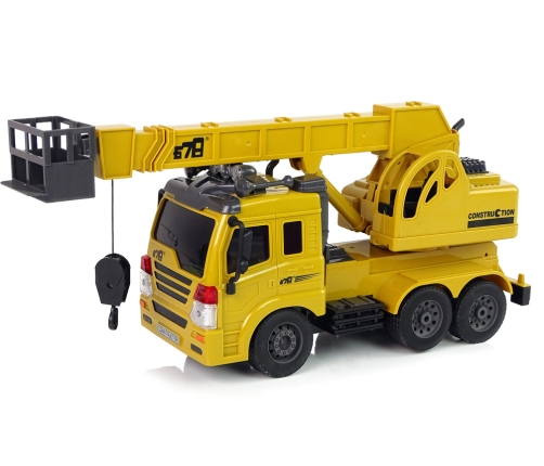 Remote Controlled Truck 1:20 Lift Crane Pilot 2.4G Sound Lights