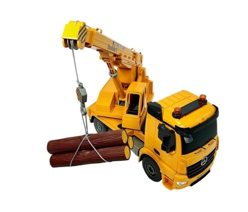 Mercedes-Benz Arocs 2.4G Remote-Controlled Crane with Wood