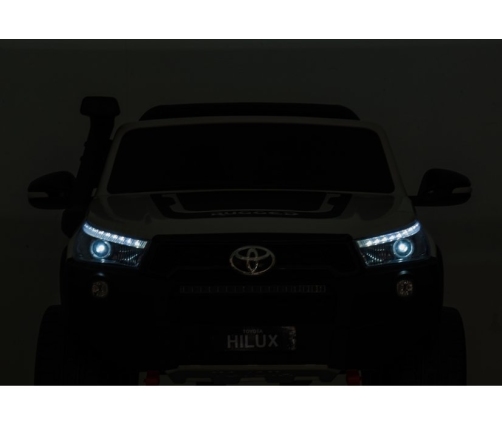 Divvietīgs bērnu elektromobilis Toyota Hilux White