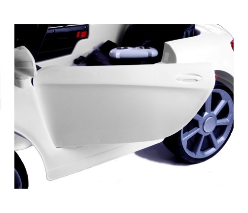 BBH958 White - Electric Ride On Car