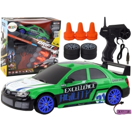 Remote Controlled Sports Car R/C 1:24 Green Interchangeable Wheels