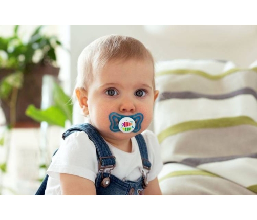 Chicco  Physio Light Smoczek Uspokajający 16-36m 2szt. Blue