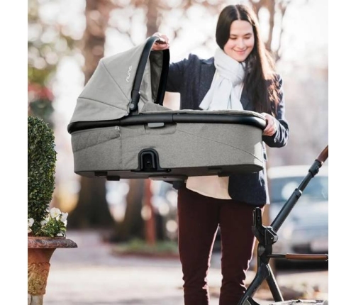 Nuna Demi Grow Gondola Caviar