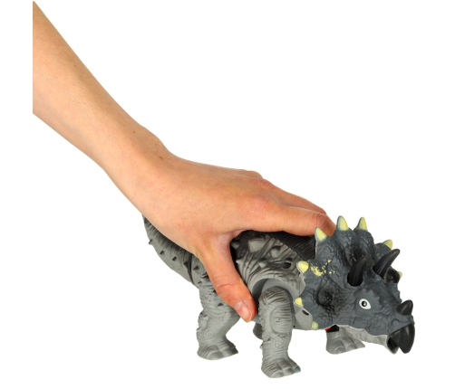 Tālvadības pults vadāms dinozaurs RC Triceratops staigā ar apgaismojumu rēca