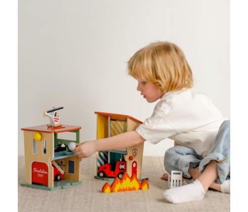 CLASSIC WORLD Remiza Strażacka Drewniana Garaż Auto Helikopter Figurki 13el.