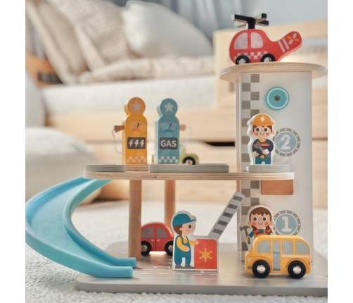 WOOPIE GREEN Drewniany Parking Piętrowy 2w1 Stacja Benzynowa z Autkami i Figurkami 12 el. FSC
