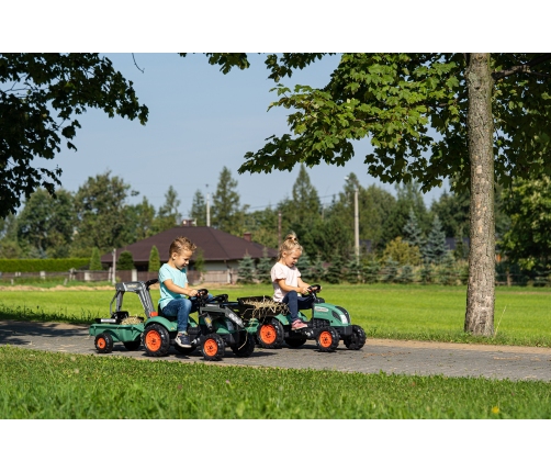 Traktors ar pedāļiem un kausu FALK Farm Lander
