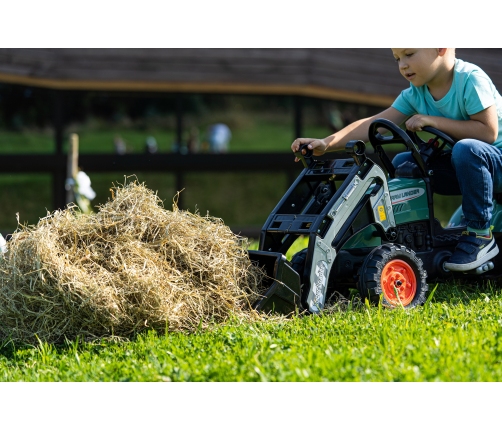 Traktors ar pedāļiem un kausu FALK Farm Lander