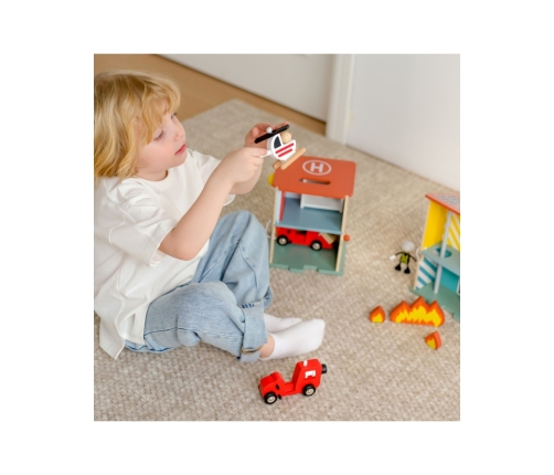 CLASSIC WORLD Remiza Strażacka Drewniana Garaż Auto Helikopter Figurki 13el.