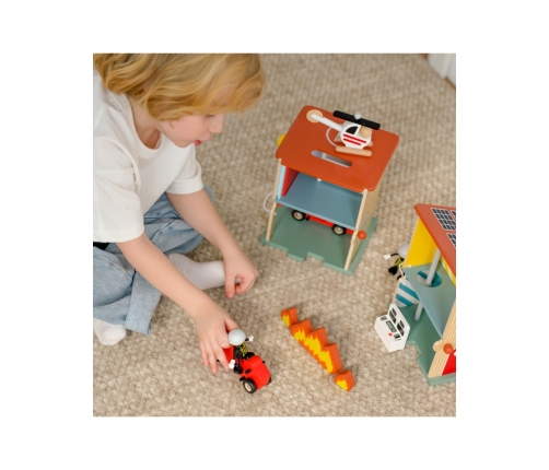 CLASSIC WORLD Remiza Strażacka Drewniana Garaż Auto Helikopter Figurki 13el.