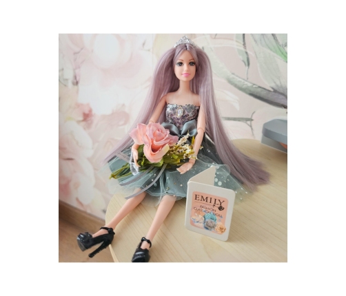 WOOPIE ROYAL Lalka Emi w Eleganckiej Sukni Tiulowej z Kokardą i Bukietem