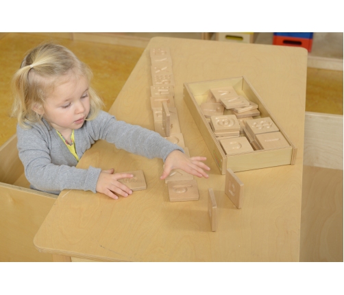 Zabawka Sensoryczna Rozpoznaj Dotykiem Literki Cyfry Kształty Masterkidz Montessori