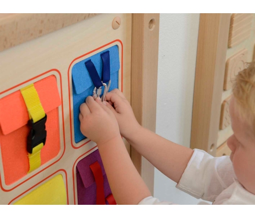 MASTERKIDZ Drewniana Tablica Manipulacyjna Ścienna Flex Kolorowe Kieszonki Klamry i Rzepy