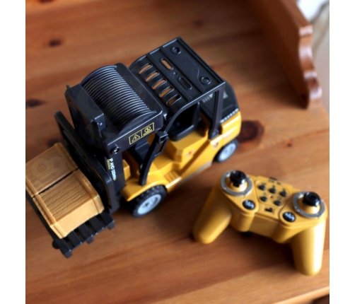 WOOPIE Zdalnie Sterowany Wózek Widłowy 2w1 Dźwig RC - Skala 1:24