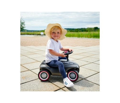 Stumjamā mašīna BIG Bobby Car Neo Black