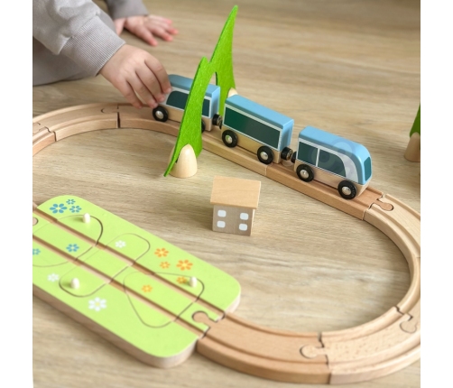 CLASSIC WORLD Zestaw Kolejka Tor Drewniany Pociąg + Sorter Kształtów 40 el.