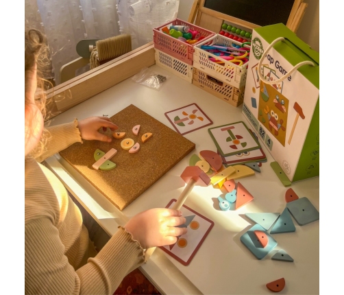 WOOPIE GREEN Drewniana Przybijanka z Młotkiem Układanka 20 wzorów 82 el.