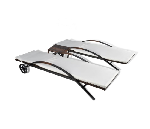 vidaXL sauļošanās zviļņi ar galdiņu, brūna PE rotangpalma