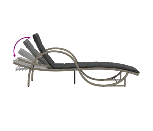 vidaXL sauļošanās zviļņi, 2gab., ar galdu, gaiši pelēka PE rotangpalma