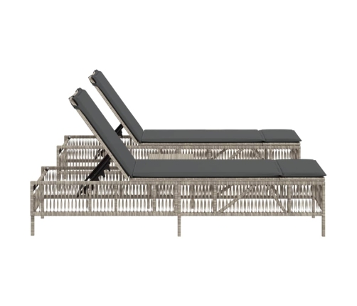 vidaXL sauļošanās zviļņi, 2gab., ar galdu, gaiši pelēka PE rotangpalma