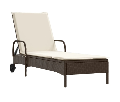 vidaXL sauļošanās zviļņi, ar matračiem, 2 gab., brūna PE rotangpalma