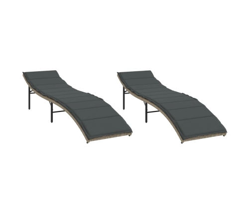 vidaXL sauļošanās zviļņi 2gab ar matračiem gaiši pelēka PE rotangpalma