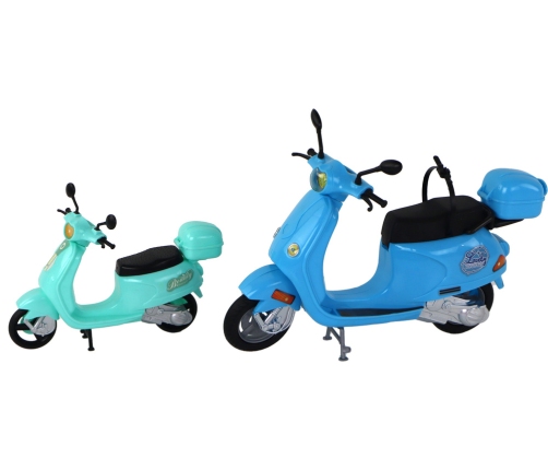 Кукла с малышкой на скутере