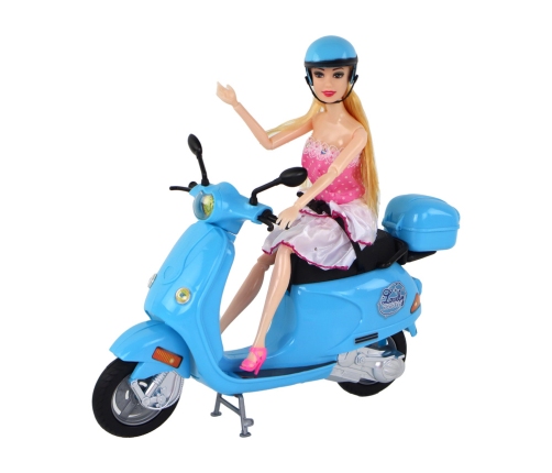 Кукла с малышкой на скутере