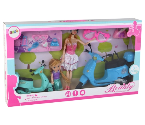 Кукла с малышкой на скутере