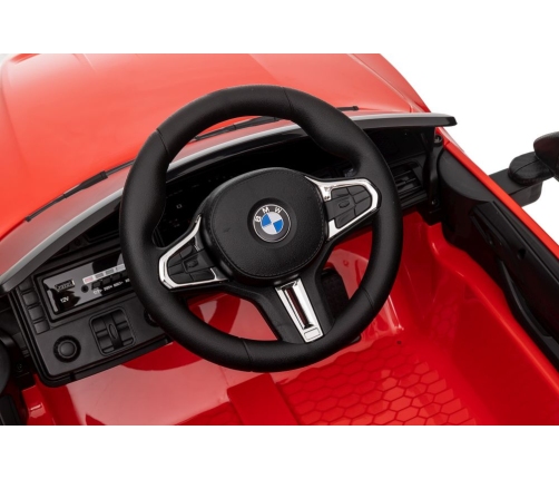 Vienvietīgs elektromobilis BMW M4 Red