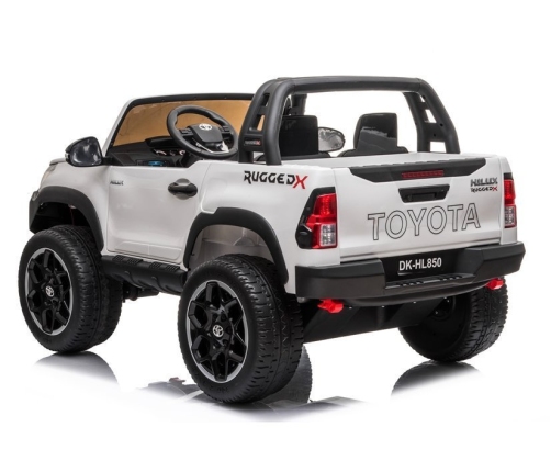 Двухместный детский электромобиль Toyota Hilux White