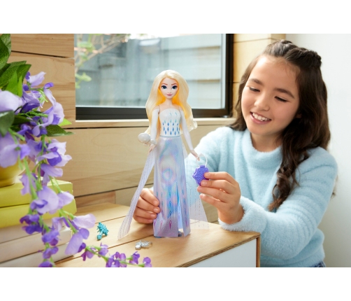 Frozen Fashion Lelle Spin & Reveal Elsa HTG25